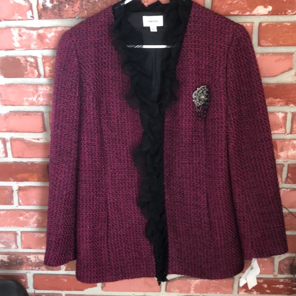 New - Picture 1 of 2